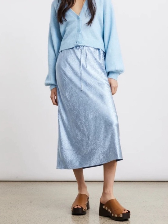 Baum Und Pferdgarten Dresses & Skirts - BAUM UND PFERDGARTEN Satin Slip Midi Skirt Crinkle Ice Blue Elastic Waist 36